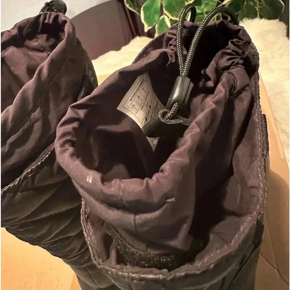 The North Face Black Snow Boots Women's - Size 7 - Picture 6 of 10